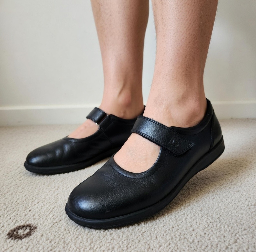 ECCO Biom Life Mary Jane Black Leather Hook Loop Comfort Flats Women Sz 9 /40 G+